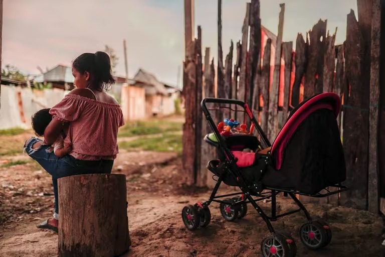 Casados, divorciados o viudos, así están casi 7 mil adolescentes en Ecuador