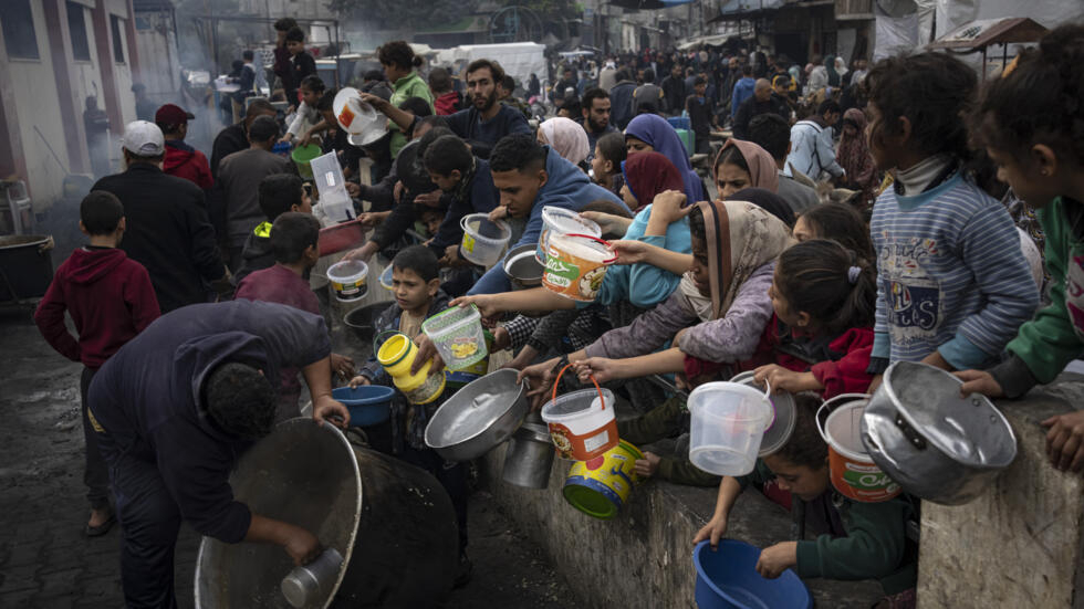 Llega al norte de Gaza ayuda alimentaria enviada desde Chipre